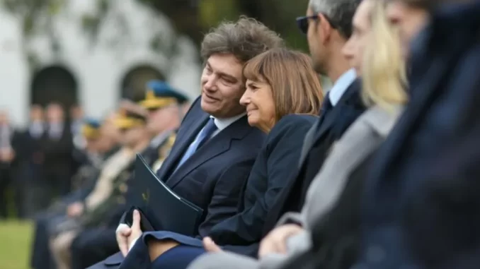 patricia-bullrich-junto-javier-milei